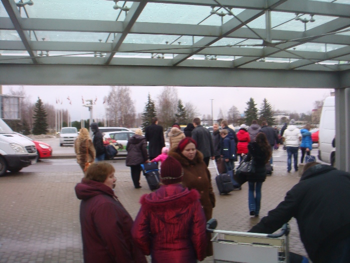 Saída do aerporto de Riga. Chegada na capital da Letônia