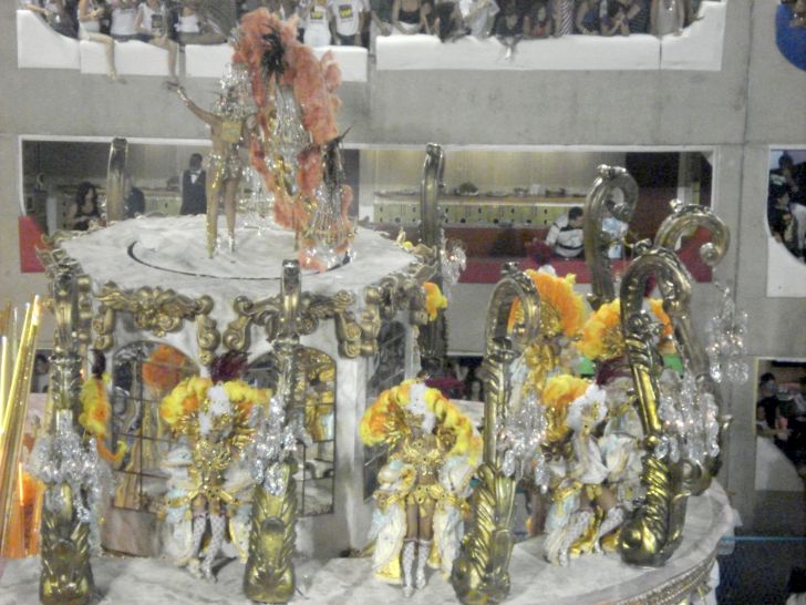 Foto dos destaques da Acadmicos do Grande Rio no Desfile das campes Carnaval 2009