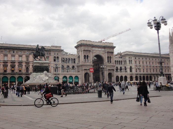 Da Piazza Duomo, vista da Galleria Vittorio Emanuele