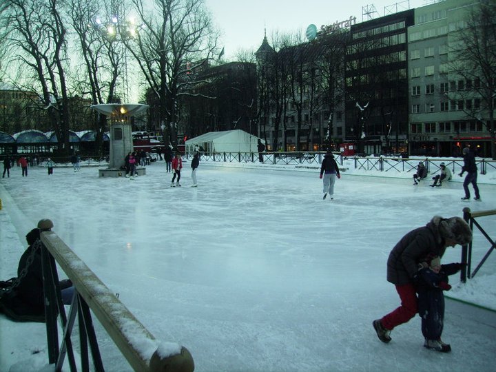 Foto de pista de patinação em Oslo